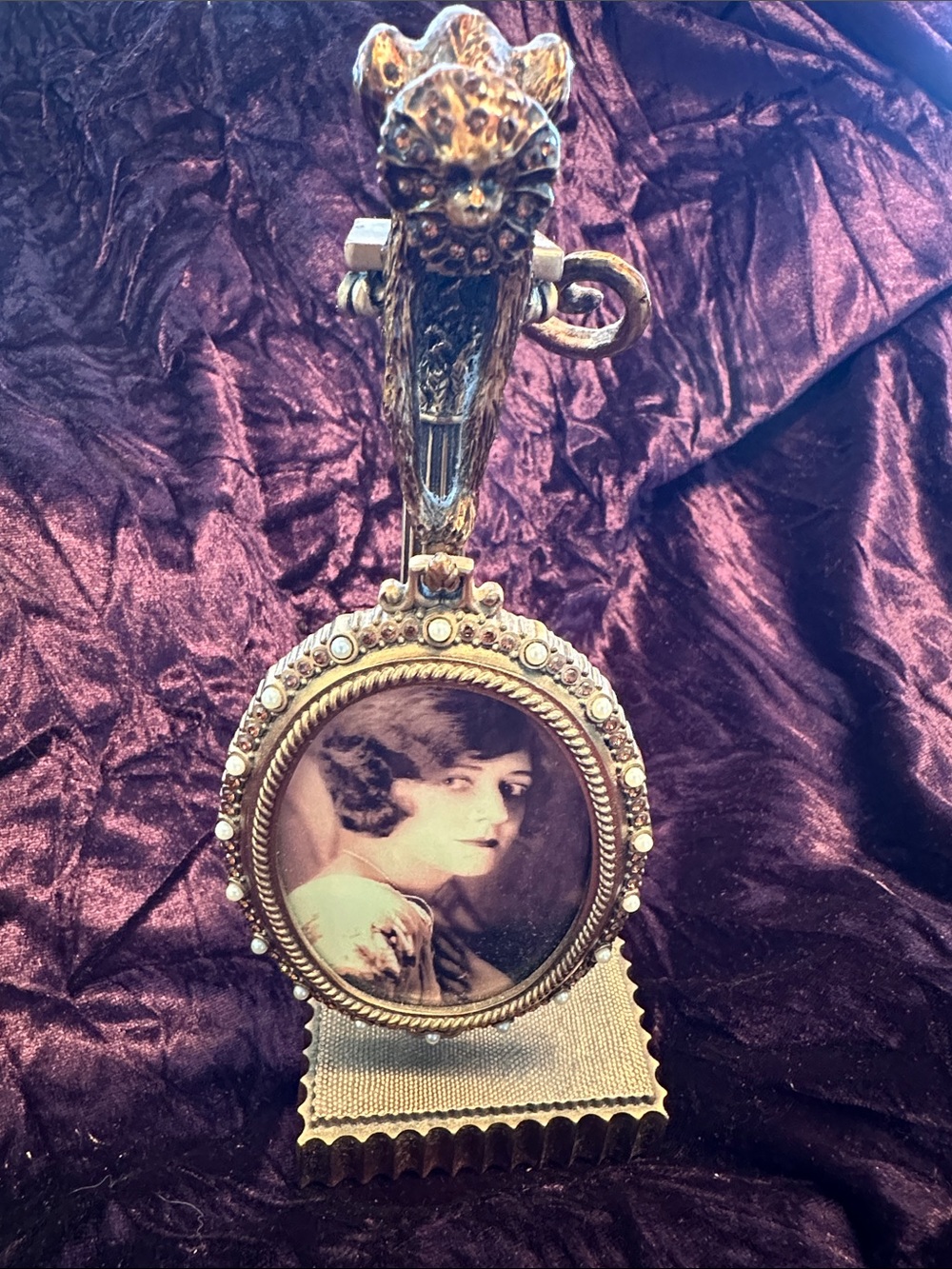 Antique-Style Gold Portrait Easel Frame - Decorative Home Accent